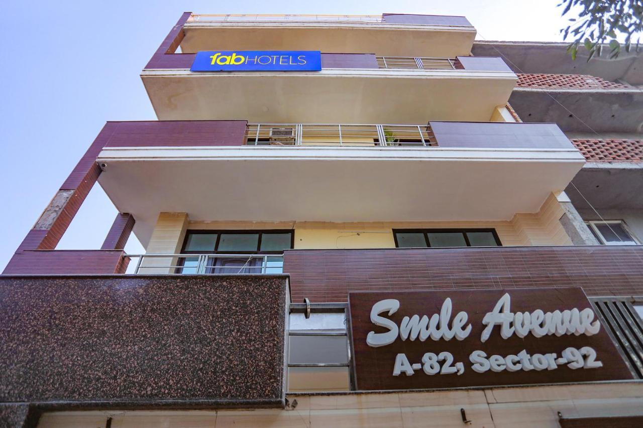 Fabexpress Hm Palace Hotel Noida Exterior photo
