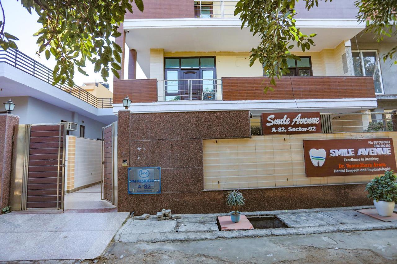 Fabexpress Hm Palace Hotel Noida Exterior photo